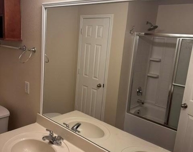 16909 Thorntree Court - Photo Thumbnail 19