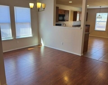 16909 Thorntree Court - Photo Thumbnail 4