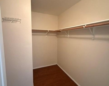 16909 Thorntree Court - Photo Thumbnail 18