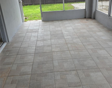2524 Funston Street - Photo Thumbnail 8