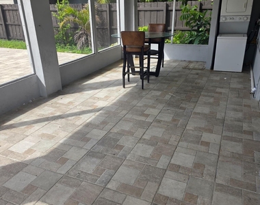 2524 Funston Street - Photo Thumbnail 10
