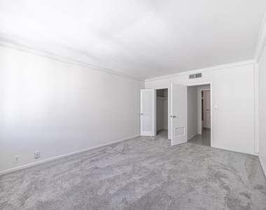 1200 West Avenue - Photo Thumbnail 15