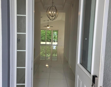 2902 Sw Savona Boulevard - Photo Thumbnail 2