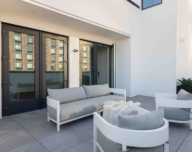 215 East 124th Street - Photo Thumbnail 2