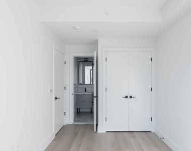 215 East 124th Street - Photo Thumbnail 4