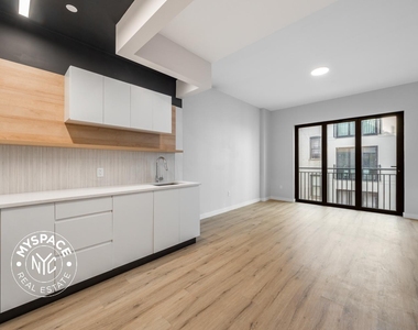 219 Lenox Road - Photo Thumbnail 4