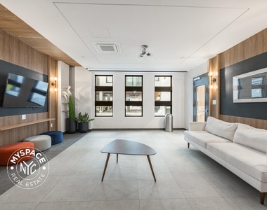 219 Lenox Road - Photo Thumbnail 5