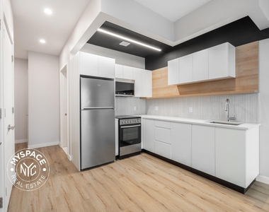 219 Lenox Road - Photo Thumbnail 3