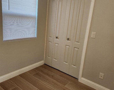 11235 Elm Street - Photo Thumbnail 8