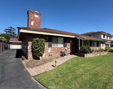 271 W Magna Vista Avenue - Photo Thumbnail 1