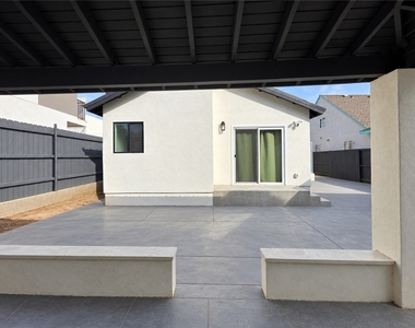 335 N Harvard - Photo Thumbnail 21