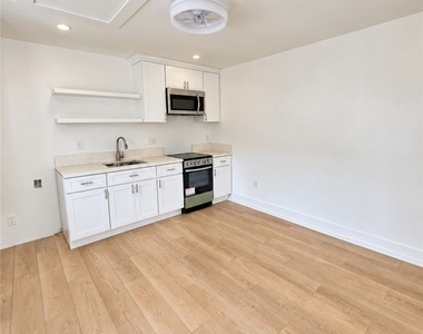 335 N Harvard - Photo Thumbnail 25