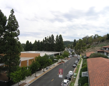 627 Deep Valley Drive - Photo Thumbnail 12