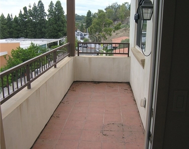 627 Deep Valley Drive - Photo Thumbnail 9