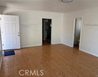 806 S Chapel - Photo Thumbnail 2