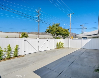 1346 N Parish Place - Photo Thumbnail 15