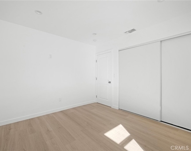 1344 N Parish Place - Photo Thumbnail 11