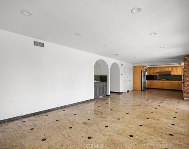 18536 Brymer Street - Photo Thumbnail 10