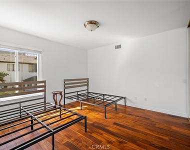 18536 Brymer Street - Photo Thumbnail 38
