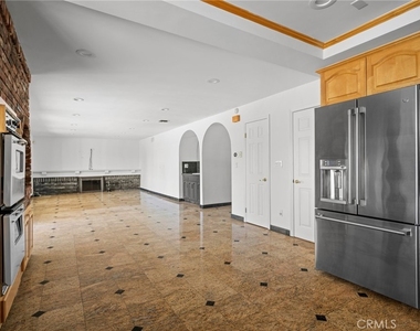 18536 Brymer Street - Photo Thumbnail 14