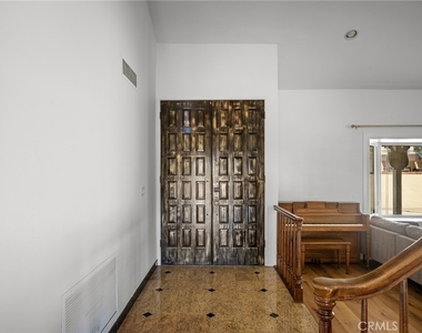 18536 Brymer Street - Photo Thumbnail 2