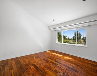 18536 Brymer Street - Photo Thumbnail 24