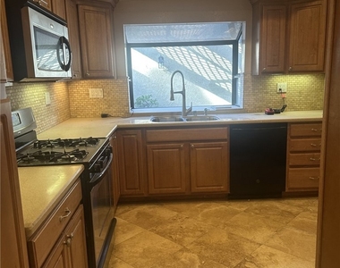 9942 Wentworth - Photo Thumbnail 28