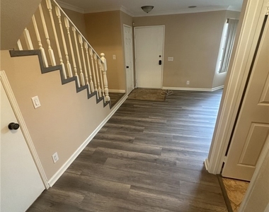 9942 Wentworth - Photo Thumbnail 4