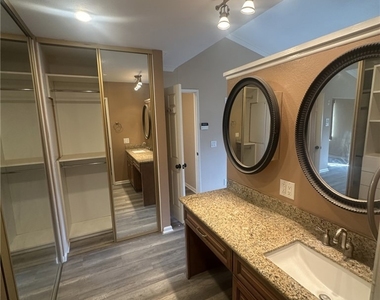 9942 Wentworth - Photo Thumbnail 9