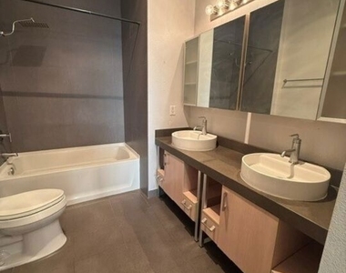 1234 Wilshire - Photo Thumbnail 13