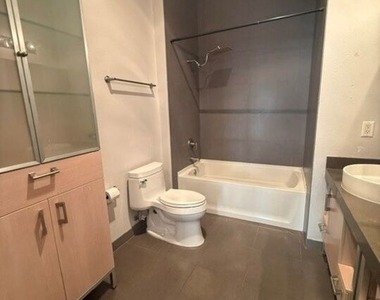 1234 Wilshire - Photo Thumbnail 14