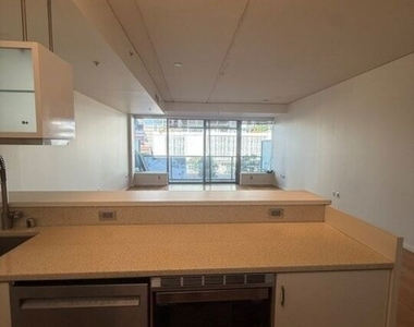1155 S Grand Avenue - Photo Thumbnail 10