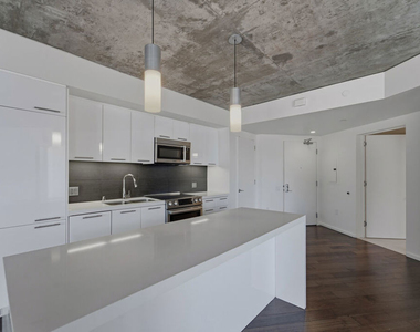 8500 W Sunset Boulevard - Photo Thumbnail 4