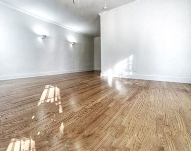 838 N Sycamore Avenue - Photo Thumbnail 11