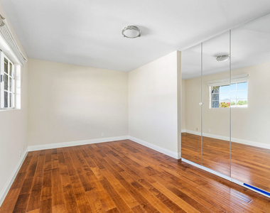 100 N Wetherly Drive - Photo Thumbnail 24