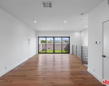 5623 Murray Lane - Photo Thumbnail 13