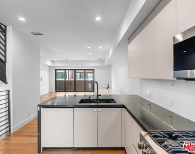5623 Murray Lane - Photo Thumbnail 4
