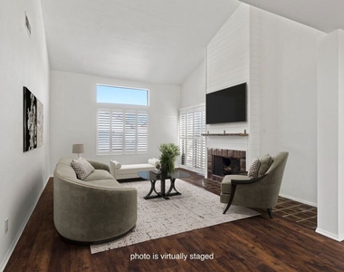 308 Pebble Beach Drive - Photo Thumbnail 10