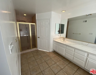 10271 Almayo Avenue - Photo Thumbnail 25