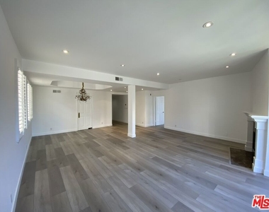 10271 Almayo Avenue - Photo Thumbnail 7