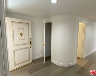10271 Almayo Avenue - Photo Thumbnail 46