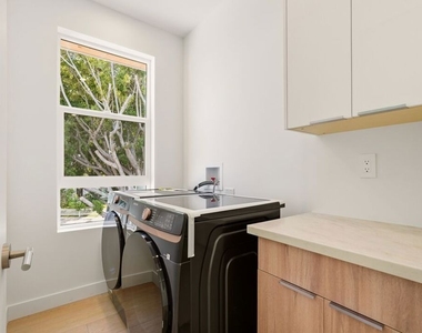 10917 Massachusetts Avenue - Photo Thumbnail 19
