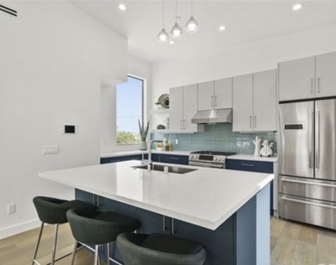 8267 Aria Drive - Photo Thumbnail 5