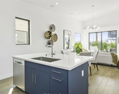 8267 Aria Drive - Photo Thumbnail 4