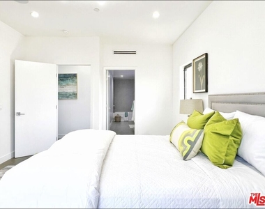 8267 Aria Drive - Photo Thumbnail 11