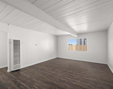 5415 Lenox Dr. - Photo Thumbnail 4