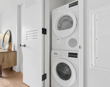 Willoughby Street - Photo Thumbnail 2