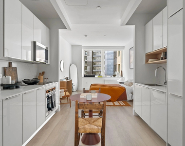 55 Broad Street - Photo Thumbnail 2