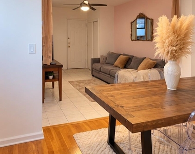 315 King Street - Photo Thumbnail 7
