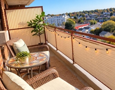 315 King Street - Photo Thumbnail 2